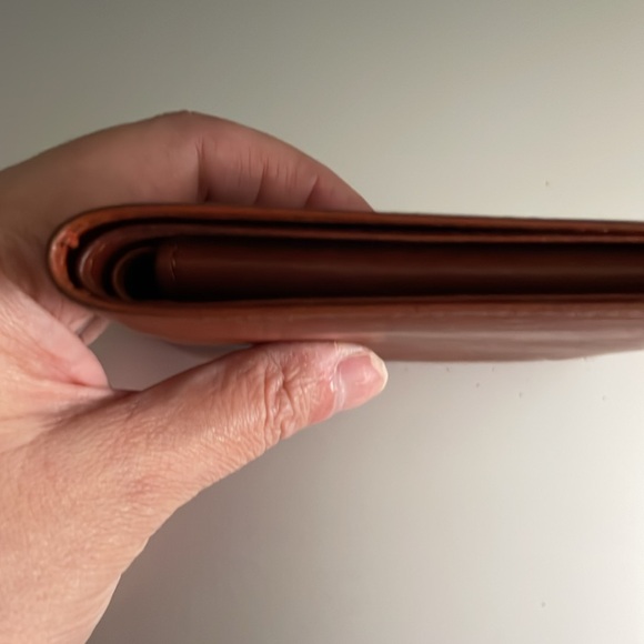 Louis Vuitton Vintage Portefeiulle Marco Kenyan Fawn Epi Leather Bifold Wallet - Picture 12 of 13